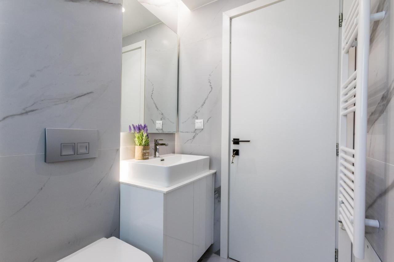 Varkiza Luxury Suites By Raise Vári Buitenkant foto