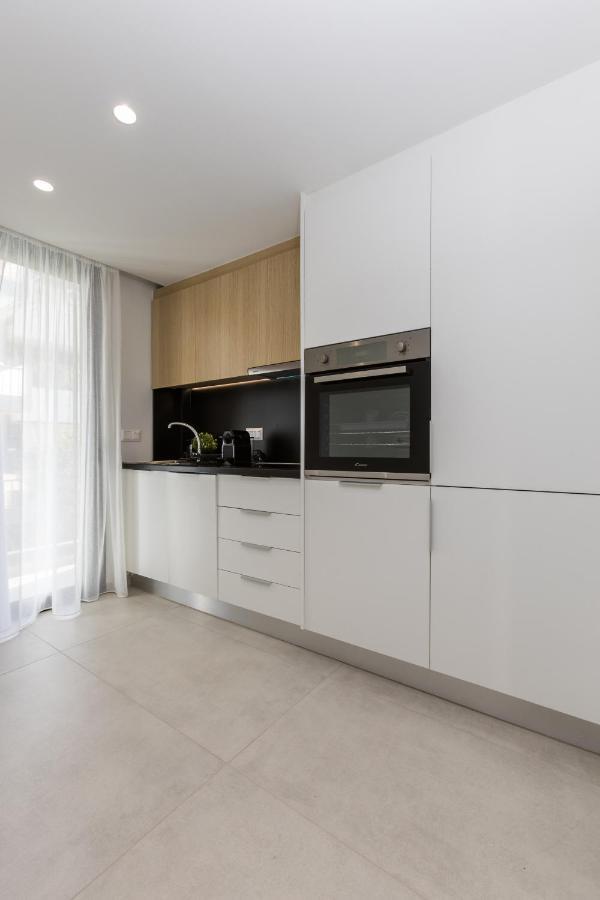Varkiza Luxury Suites By Raise Vári Buitenkant foto