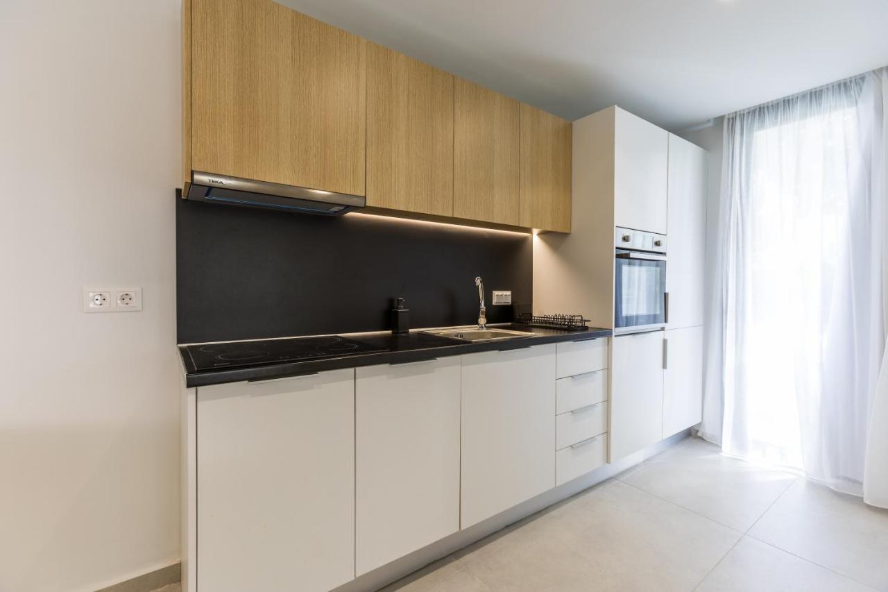 Varkiza Luxury Suites By Raise Vári Buitenkant foto