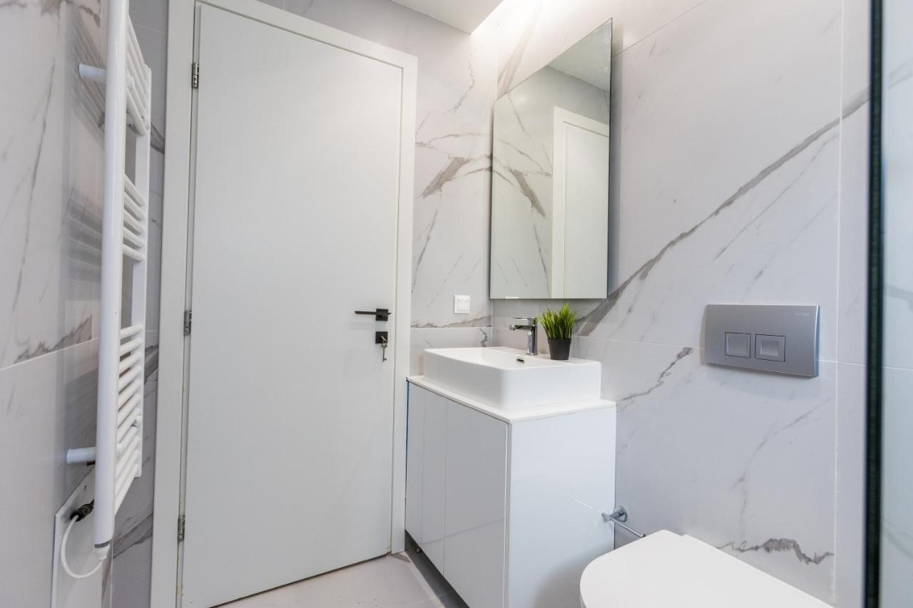 Varkiza Luxury Suites By Raise Vári Buitenkant foto