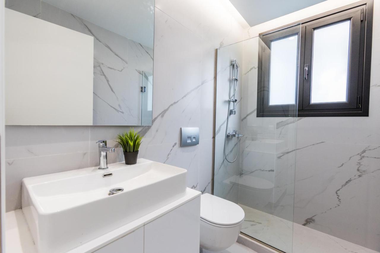 Varkiza Luxury Suites By Raise Vári Buitenkant foto