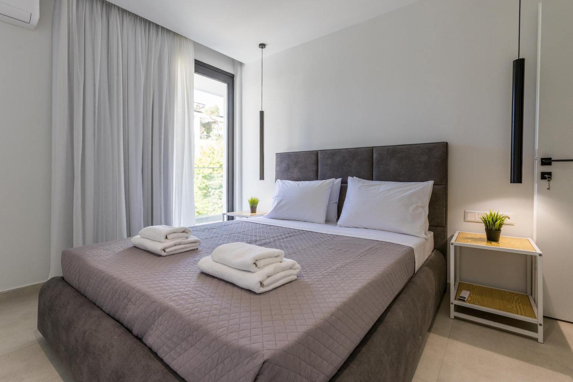 Varkiza Luxury Suites By Raise Vári Buitenkant foto