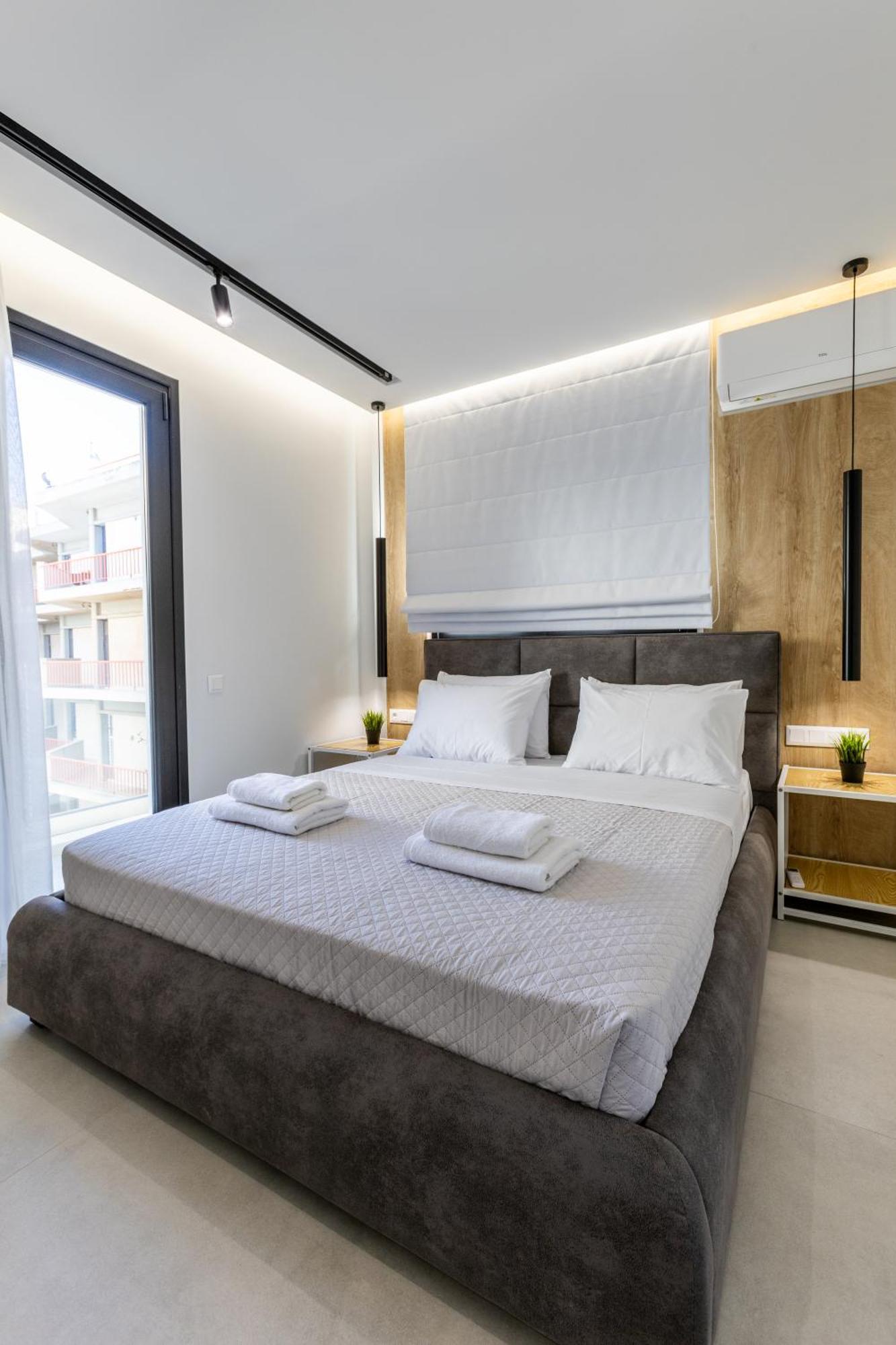 Varkiza Luxury Suites By Raise Vári Buitenkant foto