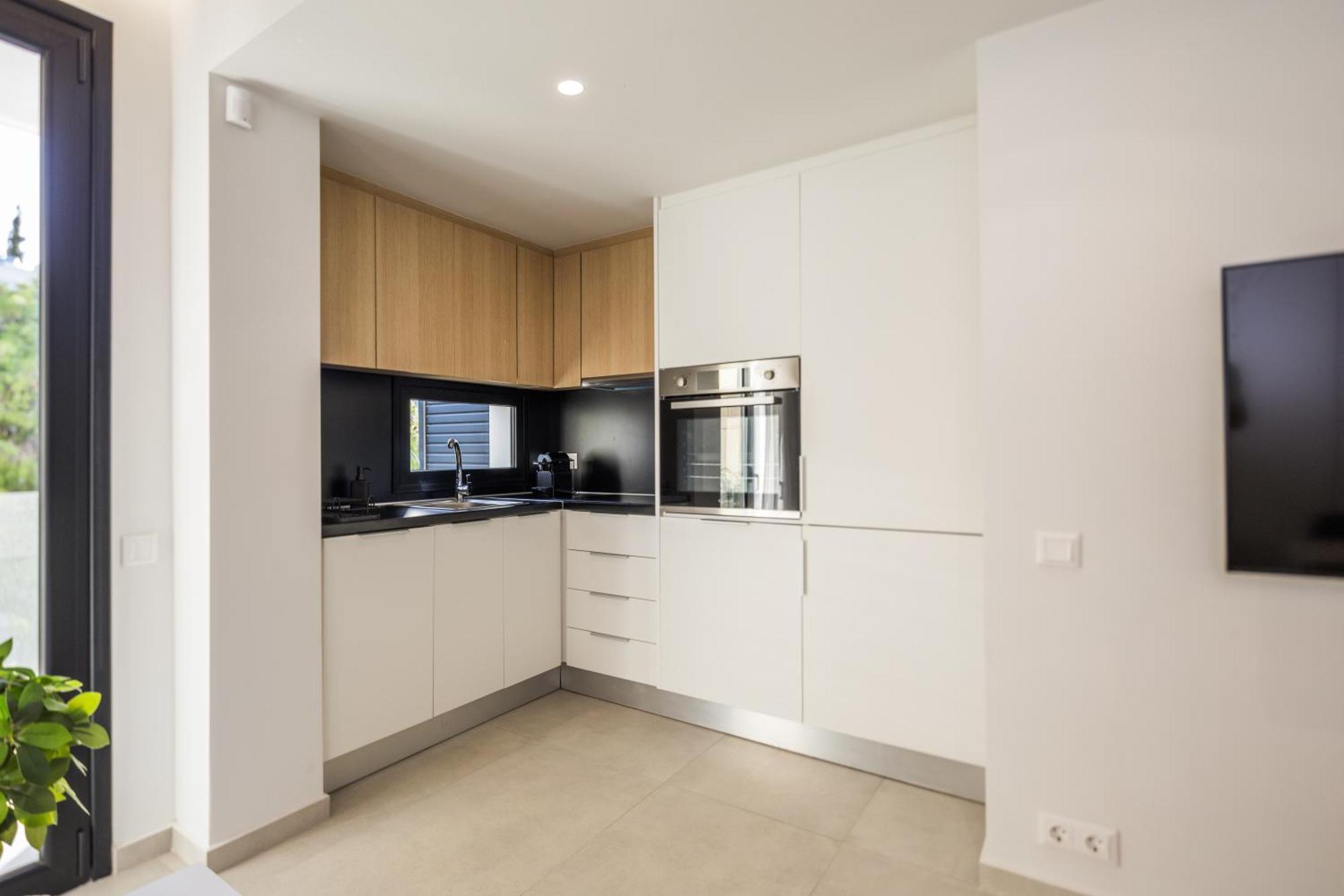 Varkiza Luxury Suites By Raise Vári Buitenkant foto