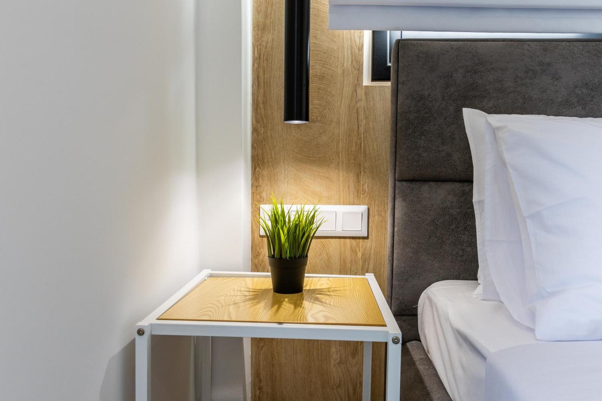 Varkiza Luxury Suites By Raise Vári Buitenkant foto